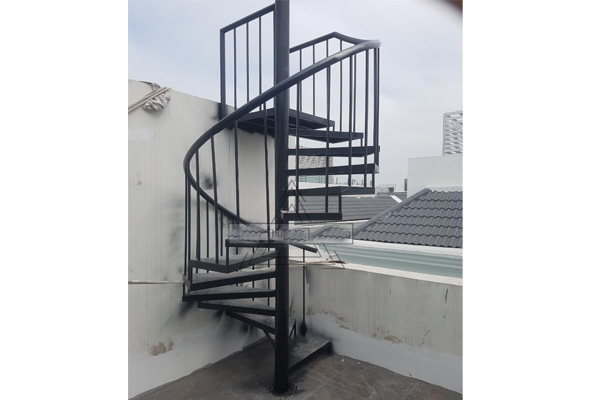 cầu thang xoắn tại tr&agrave; vinh