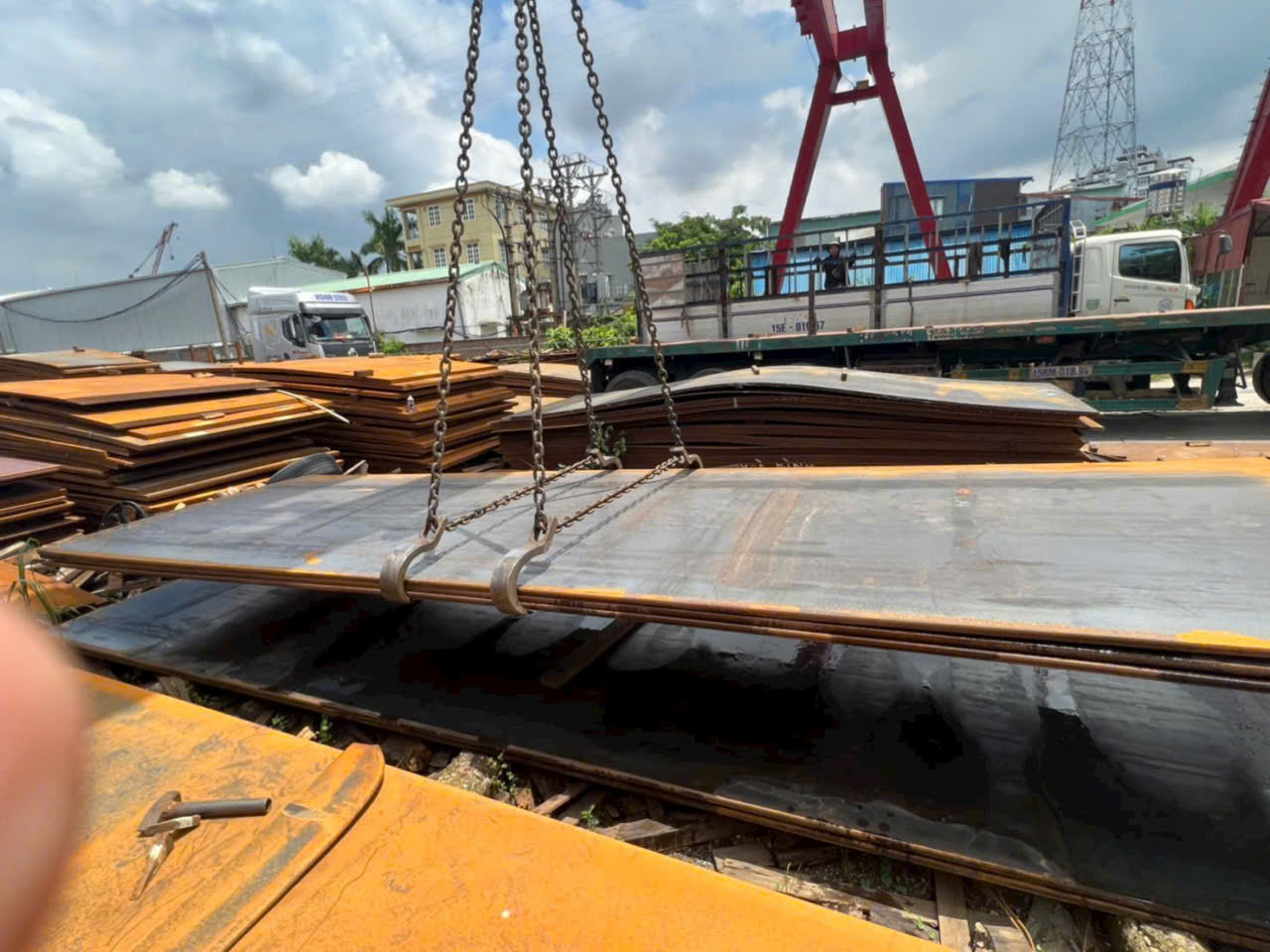 cho thuê tôn tấm rải đường chống lầy tại Bạc Liêu