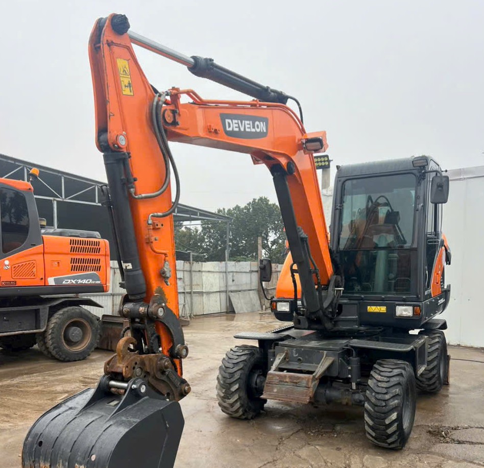 cho thuê xe cuốc tại bến tre