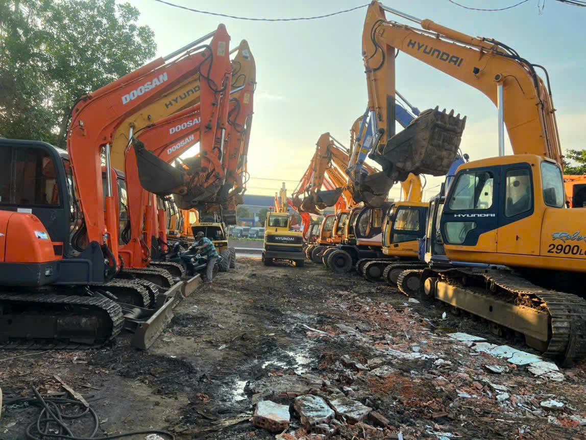 cho thuê xe cuốc tại Cà mau