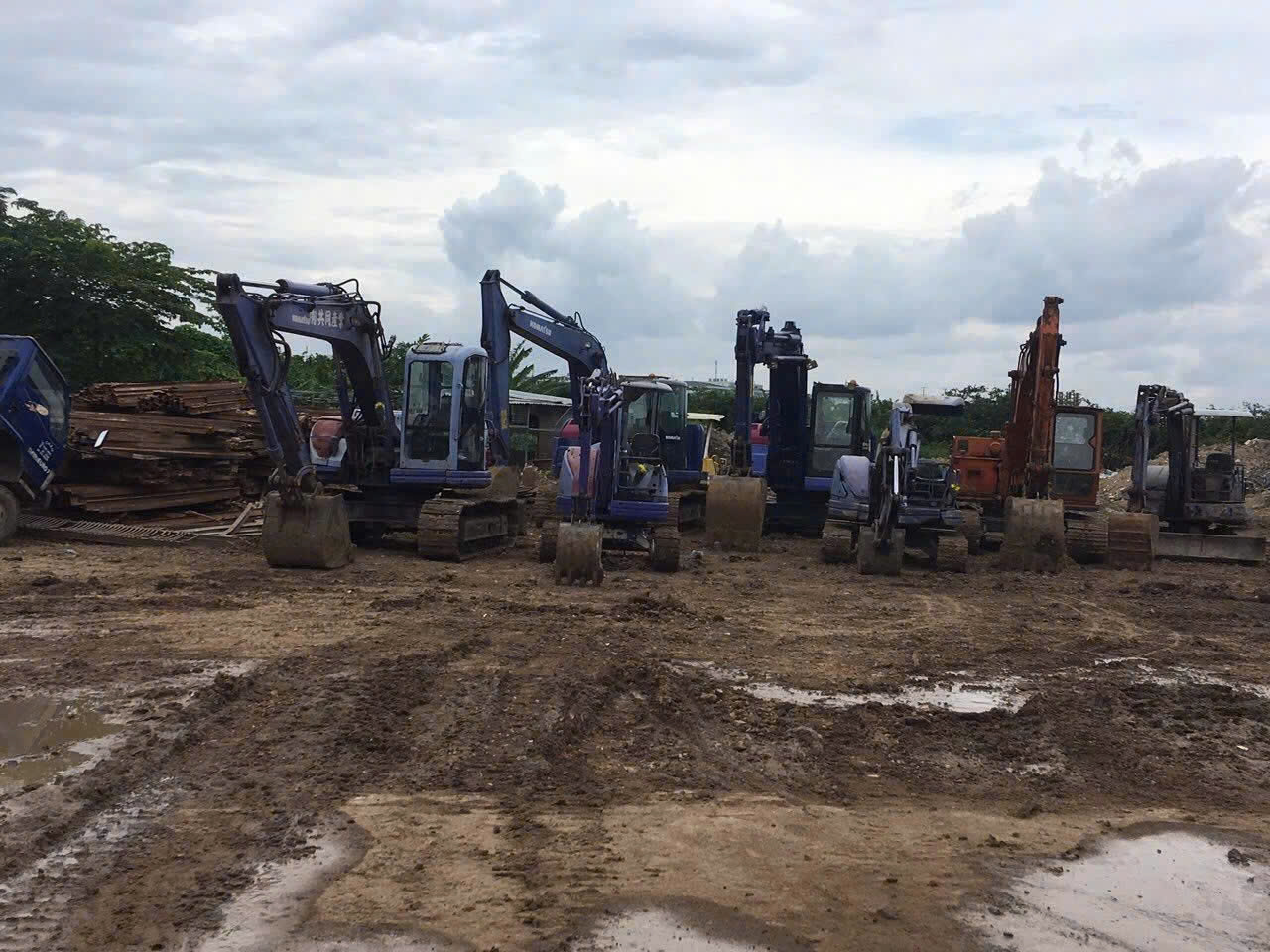 cho thuê xe cuốc tại khánh hòa