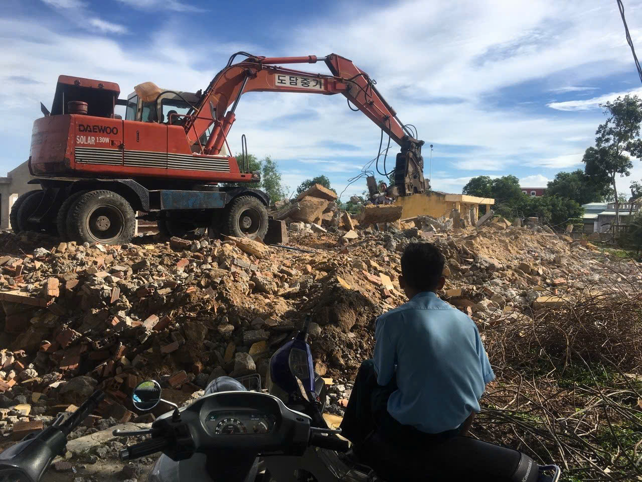 Cho thuê xe cuốc tại sóc trăng