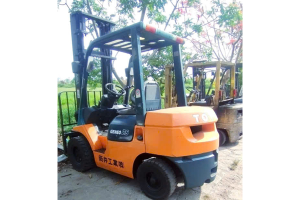cho thuê xe nâng hàng ninh thuận
