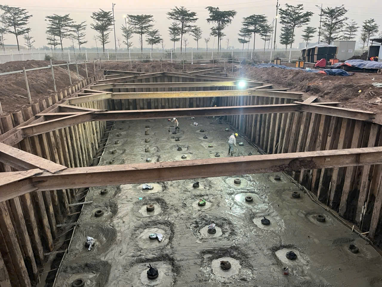 ép cừ tại Lào