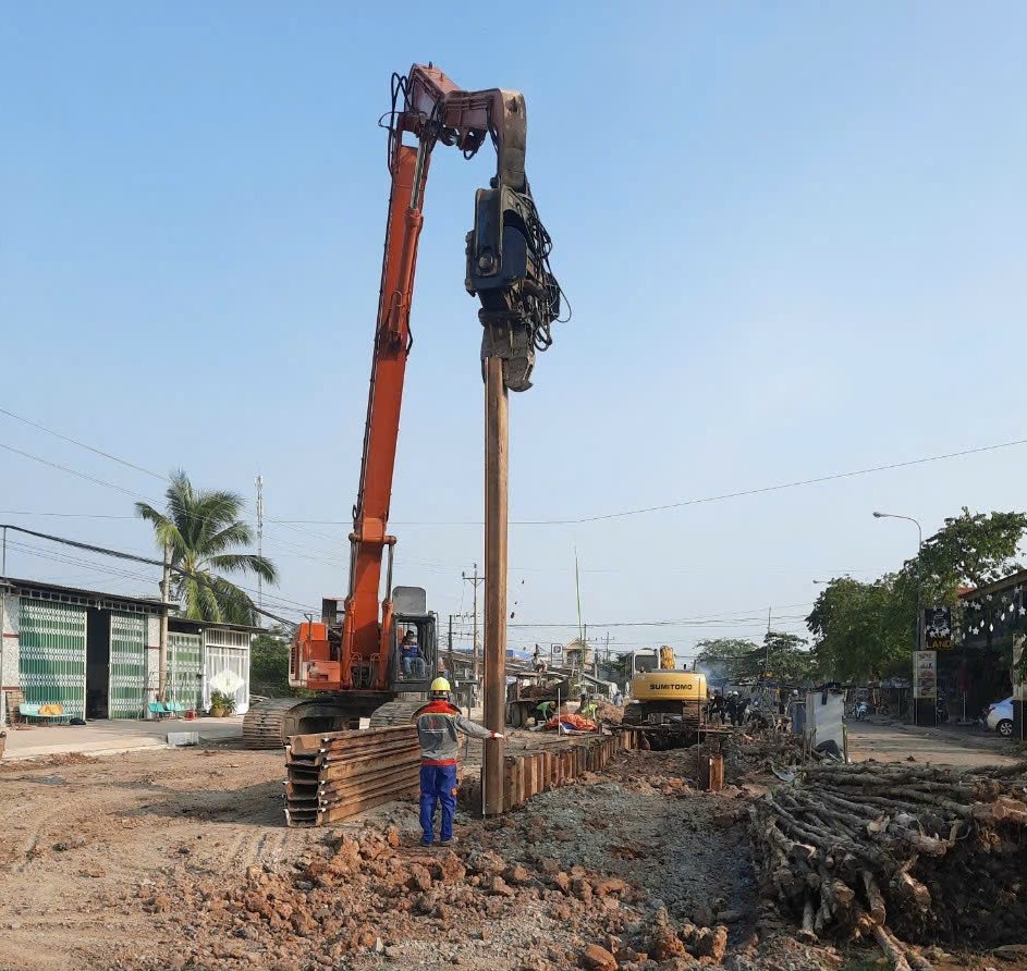 ép cừ tại Tuyên Quang