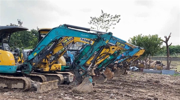 Cho thuê xe cuốc Bình Định