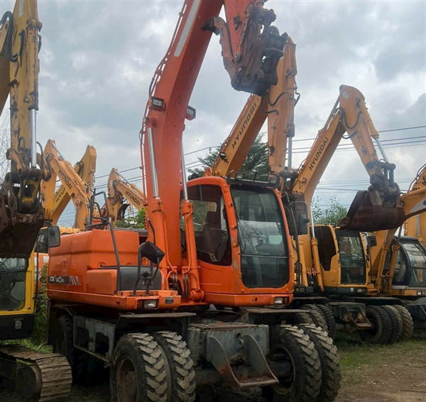 Cho thuê xe cuốc Bình Dương