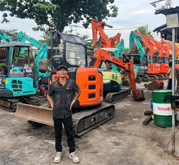 Cho thuê xe cuốc Vĩnh Long